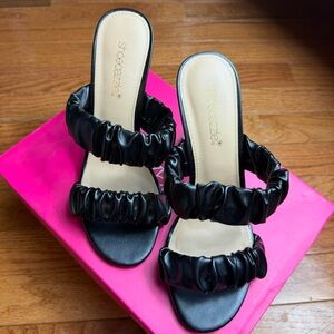 NWT Black Ruffled Heels